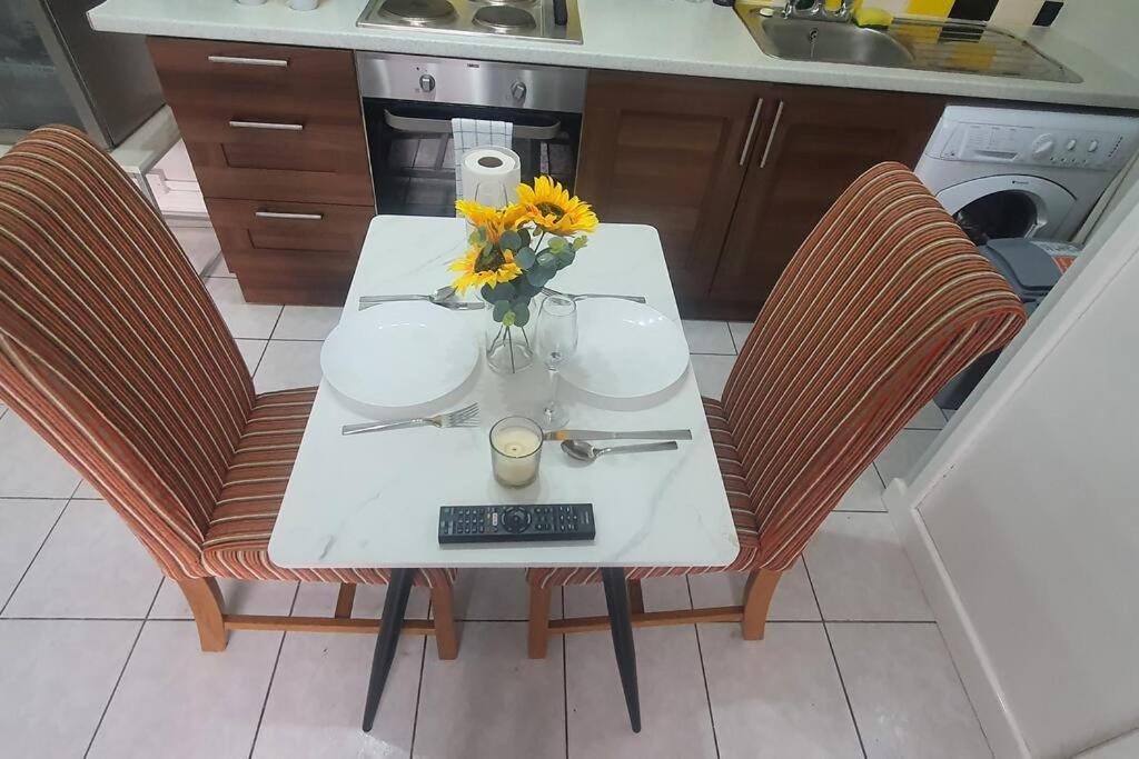 Lister Park Bradford Stylish 1Bed Coach House - Quiet & Tranquil Cottage & Parking Luaran gambar
