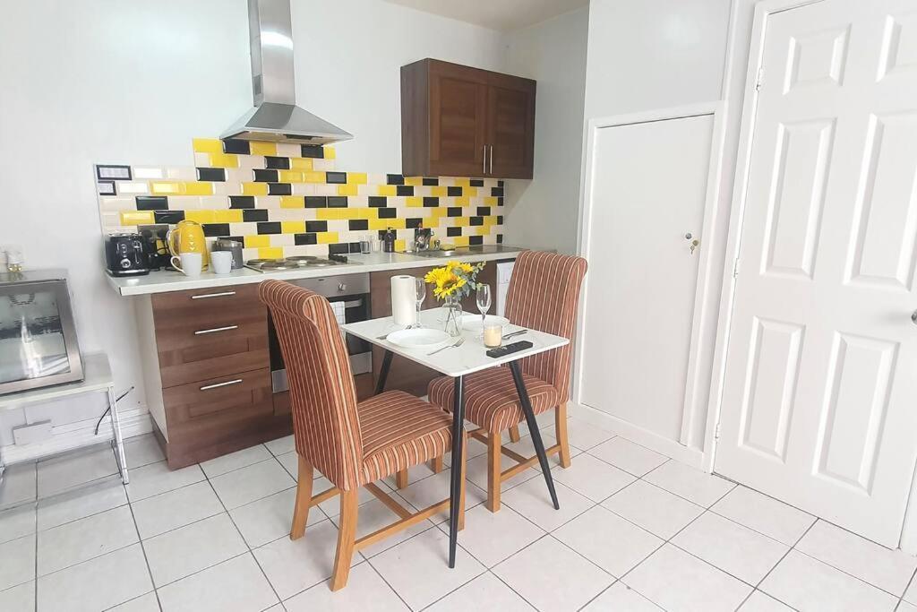 Lister Park Bradford Stylish 1Bed Coach House - Quiet & Tranquil Cottage & Parking Luaran gambar