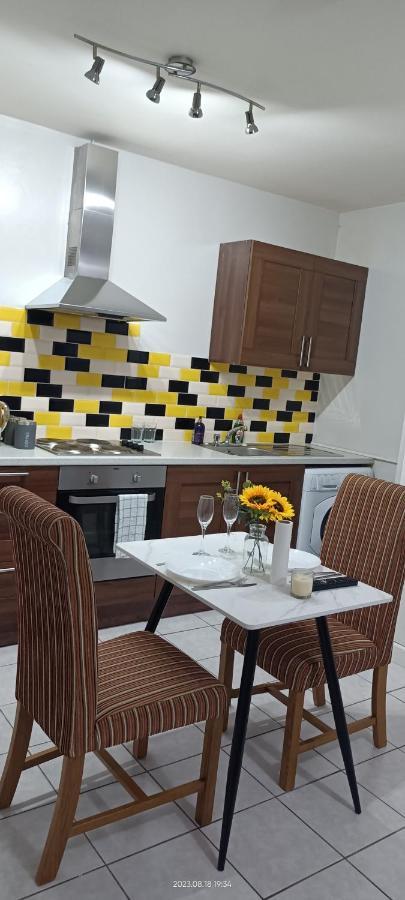 Lister Park Bradford Stylish 1Bed Coach House - Quiet & Tranquil Cottage & Parking Luaran gambar